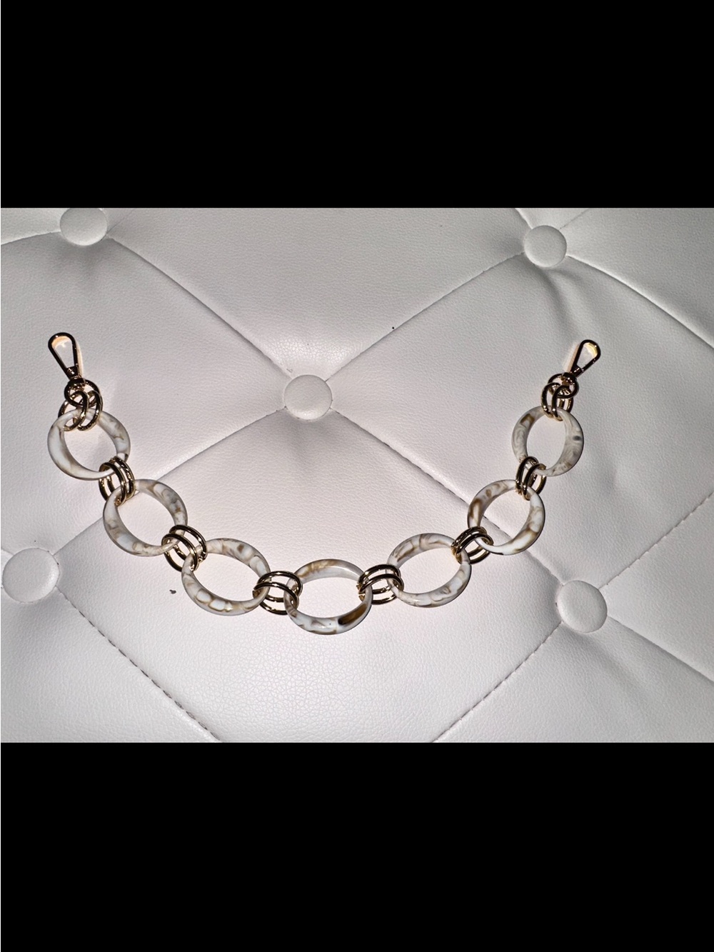 Chunky Lucite Link Purse Bracelet in Tortoiseshell and Gold